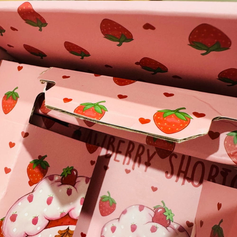 Stanley 40 oz. Pink Strawberry Shortcake Tumbler - Picture 8 of 10